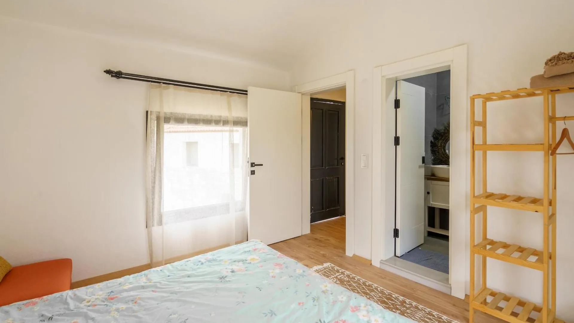 Koey Icinde Zevkle Doesenmis Oezel Havuzlu Lueks Tas Villa Kusadasi Turkey